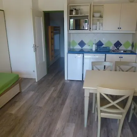 2 Bedroom Valescure Сен-Рафаэль
