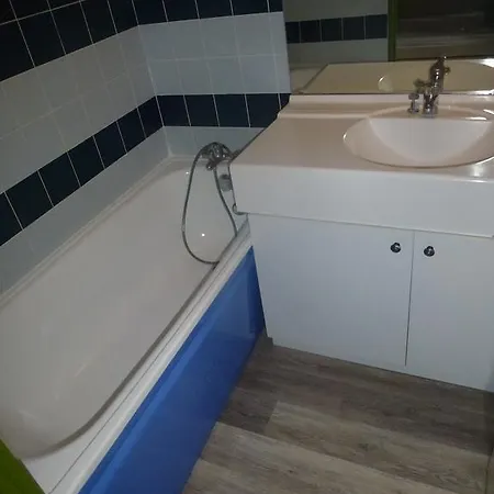 2 Bedroom Valescure Сен-Рафаэль